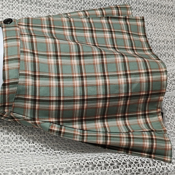 Jolt A-Line Plaid Skirt in Green and Brown - Picture 2 of 13